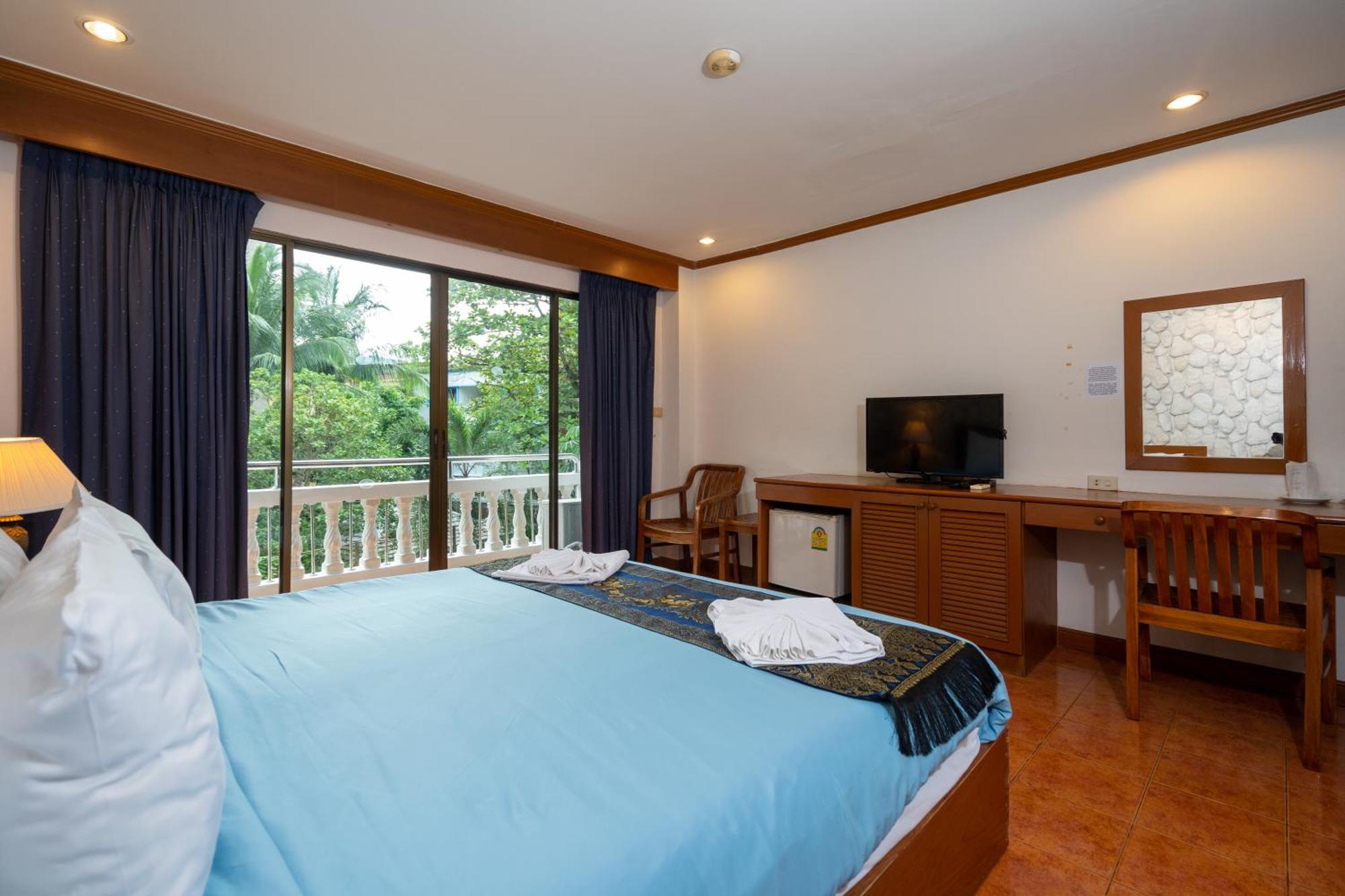 Patong Central Residence And Apartment Exterior photo