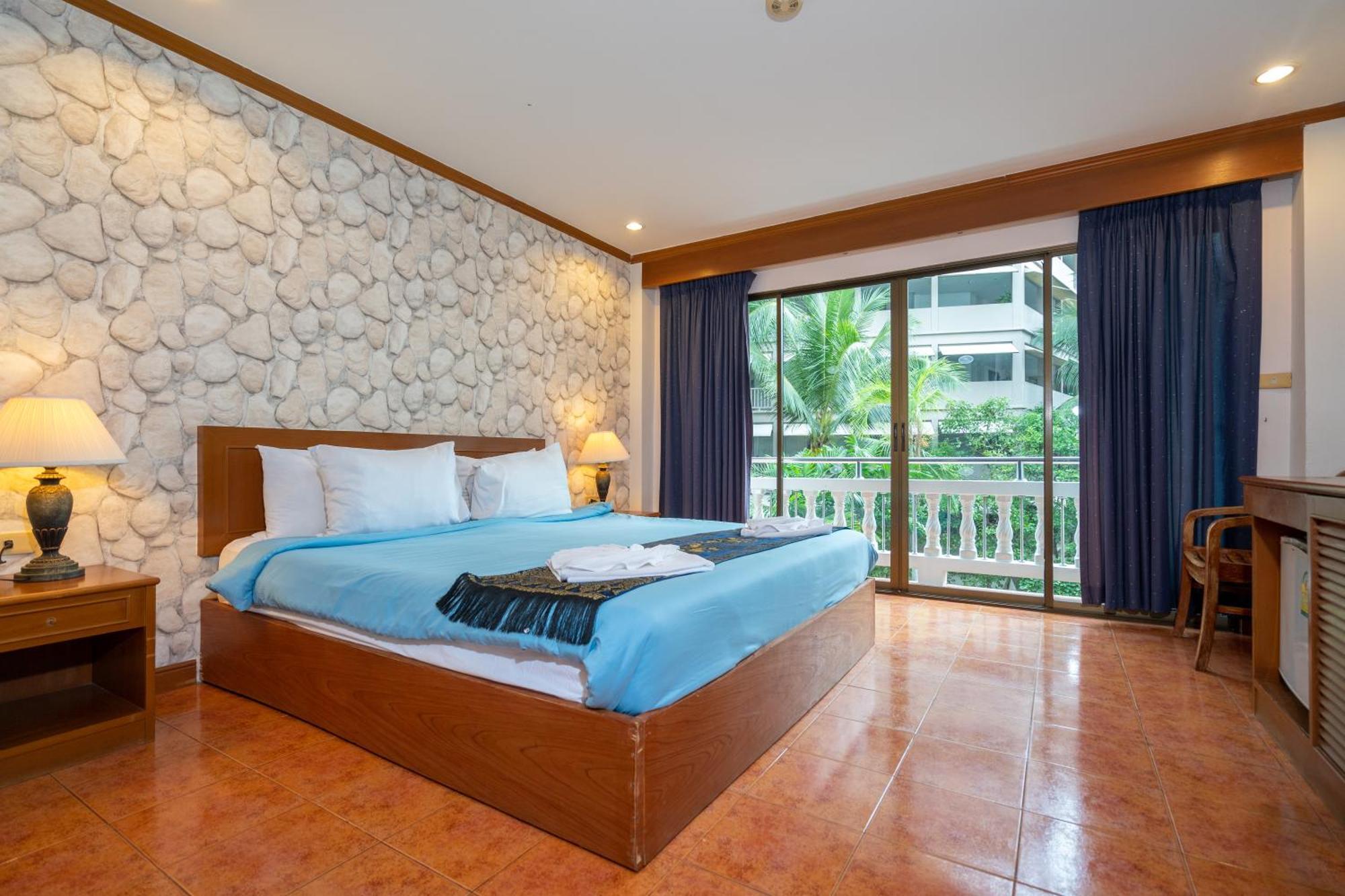 Patong Central Residence And Apartment Exterior photo