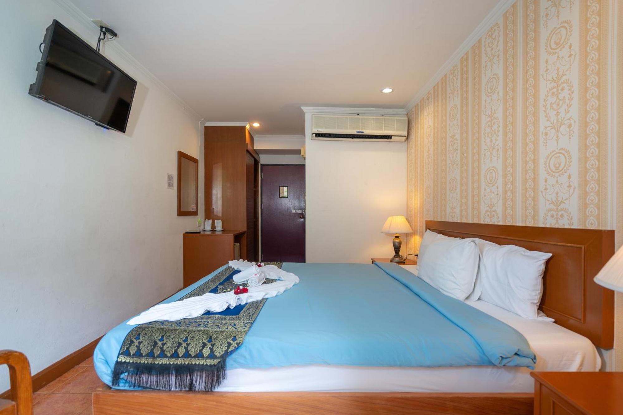 Patong Central Residence And Apartment Room photo