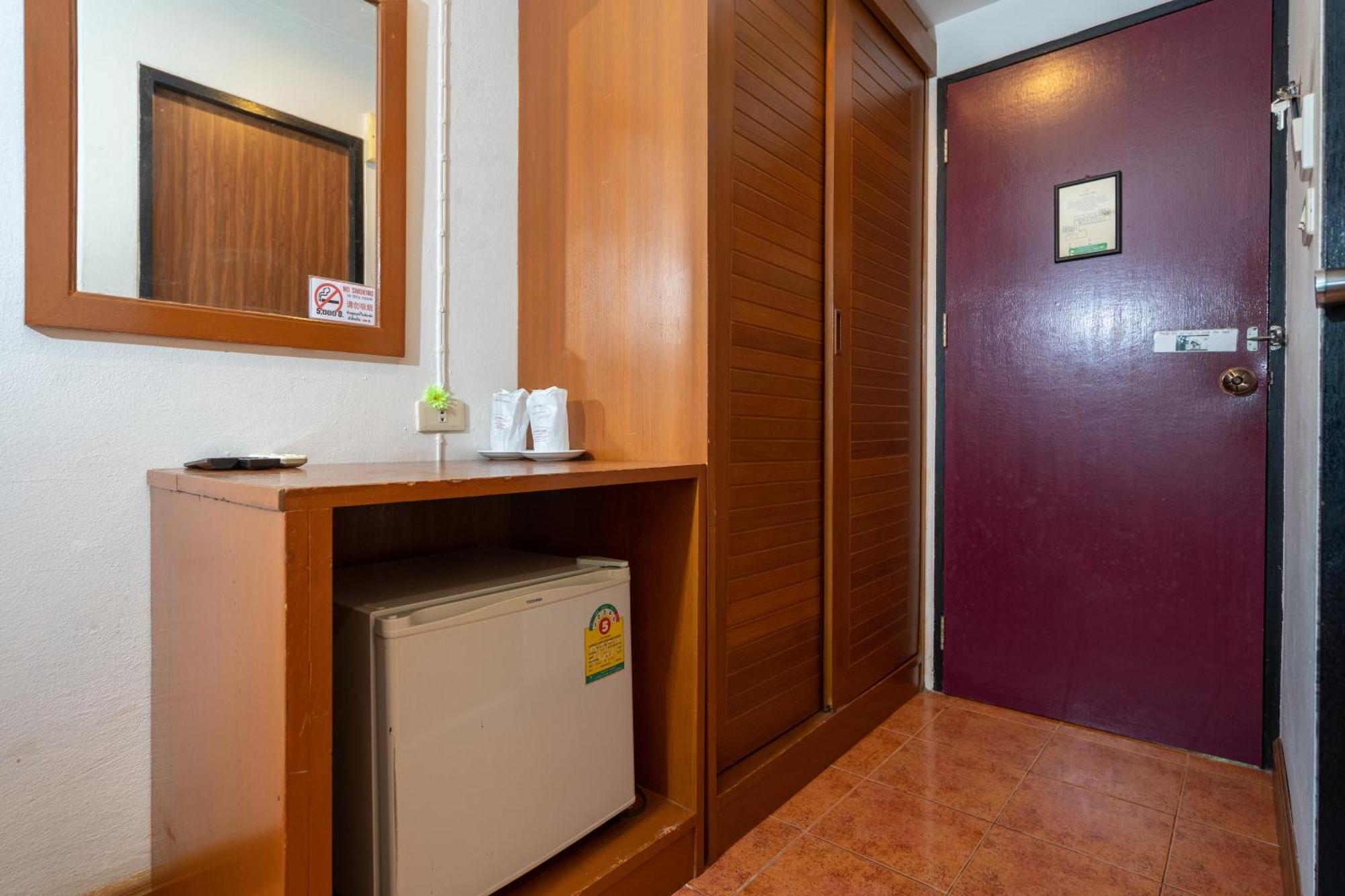 Patong Central Residence And Apartment Exterior photo