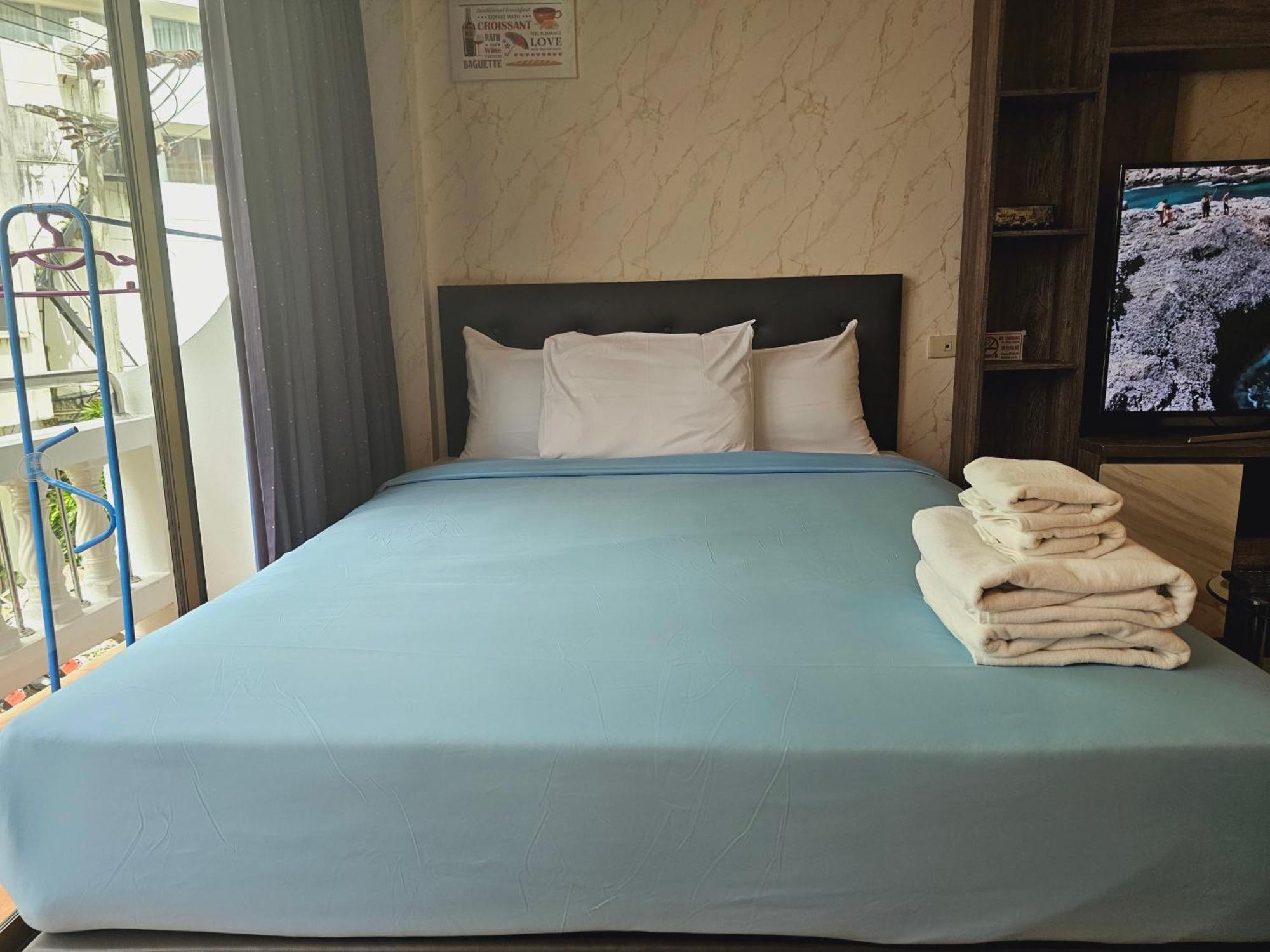 Patong Central Residence And Apartment Exterior photo