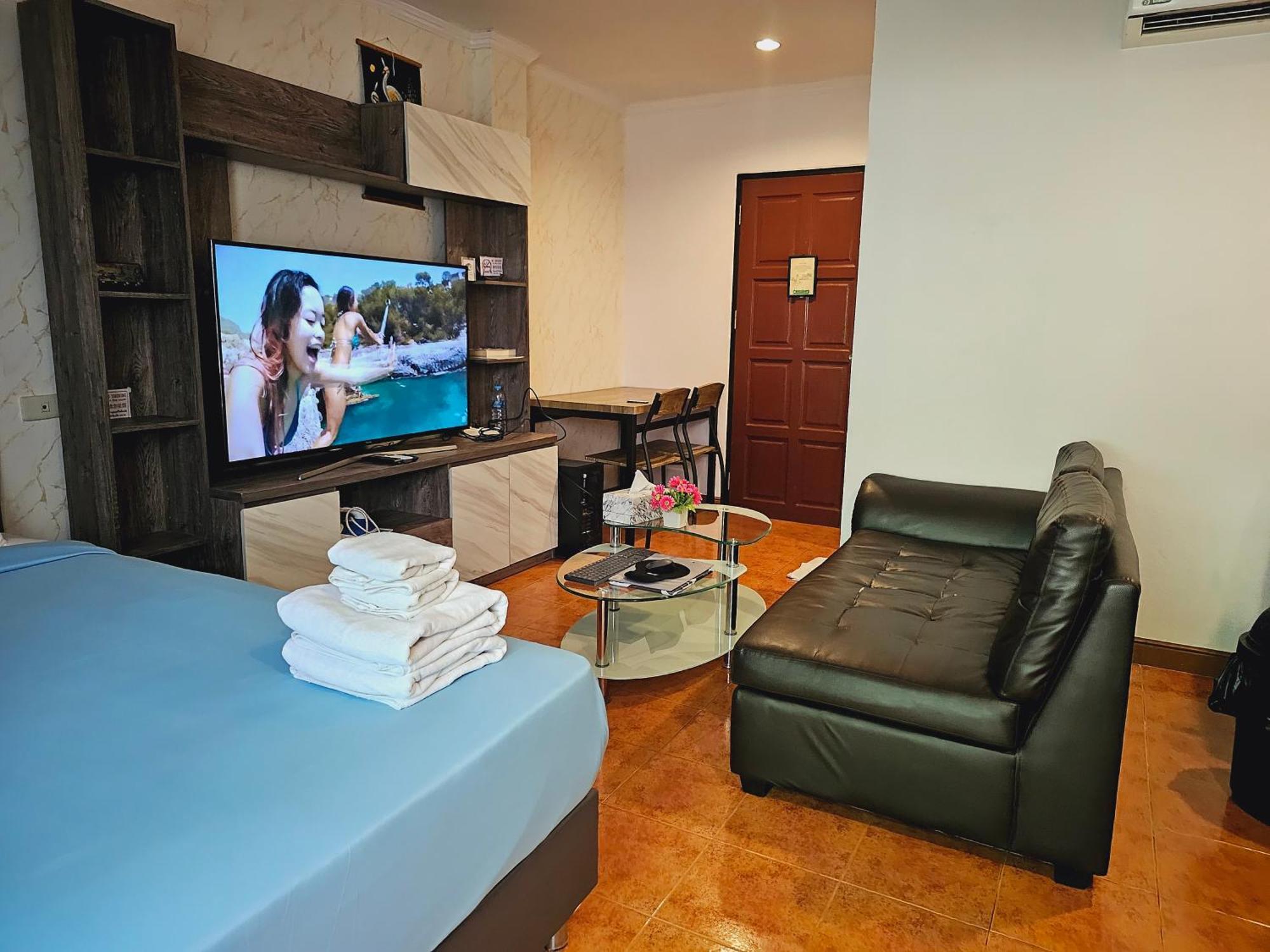 Patong Central Residence And Apartment Exterior photo