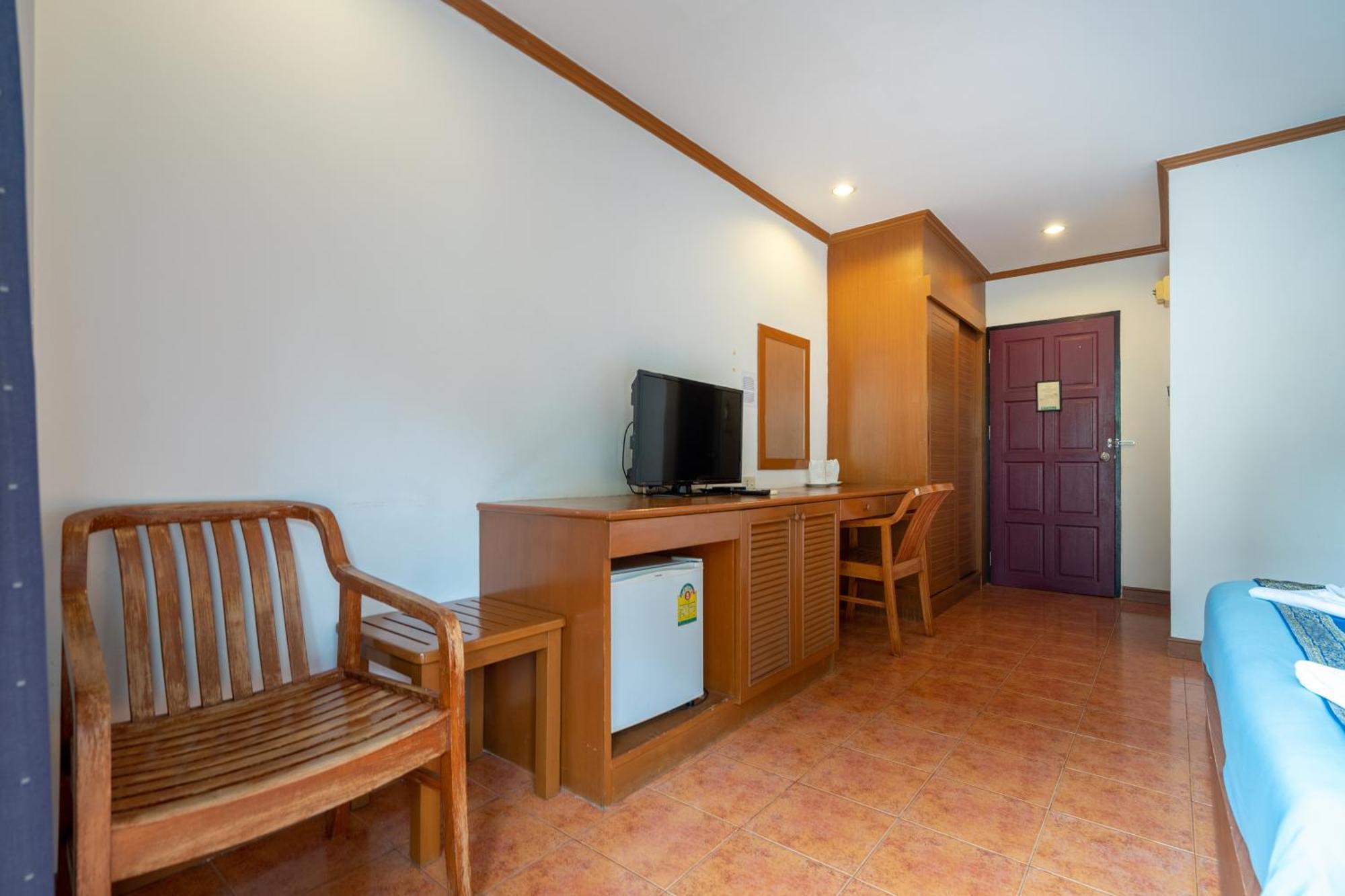 Patong Central Residence And Apartment Exterior photo