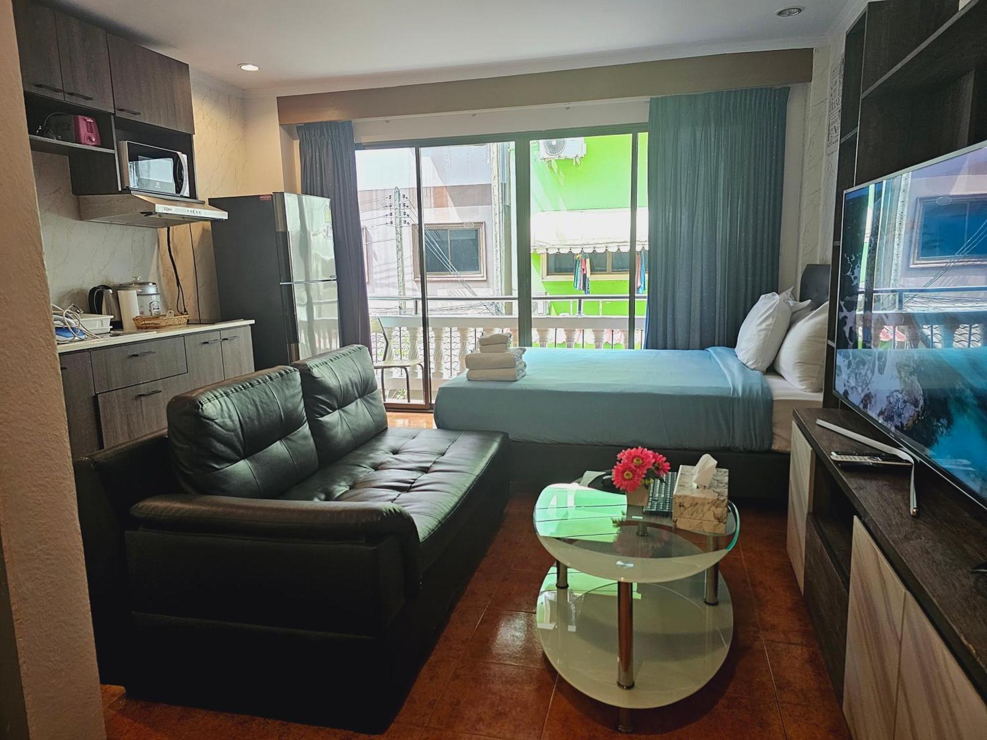 Patong Central Residence And Apartment Exterior photo