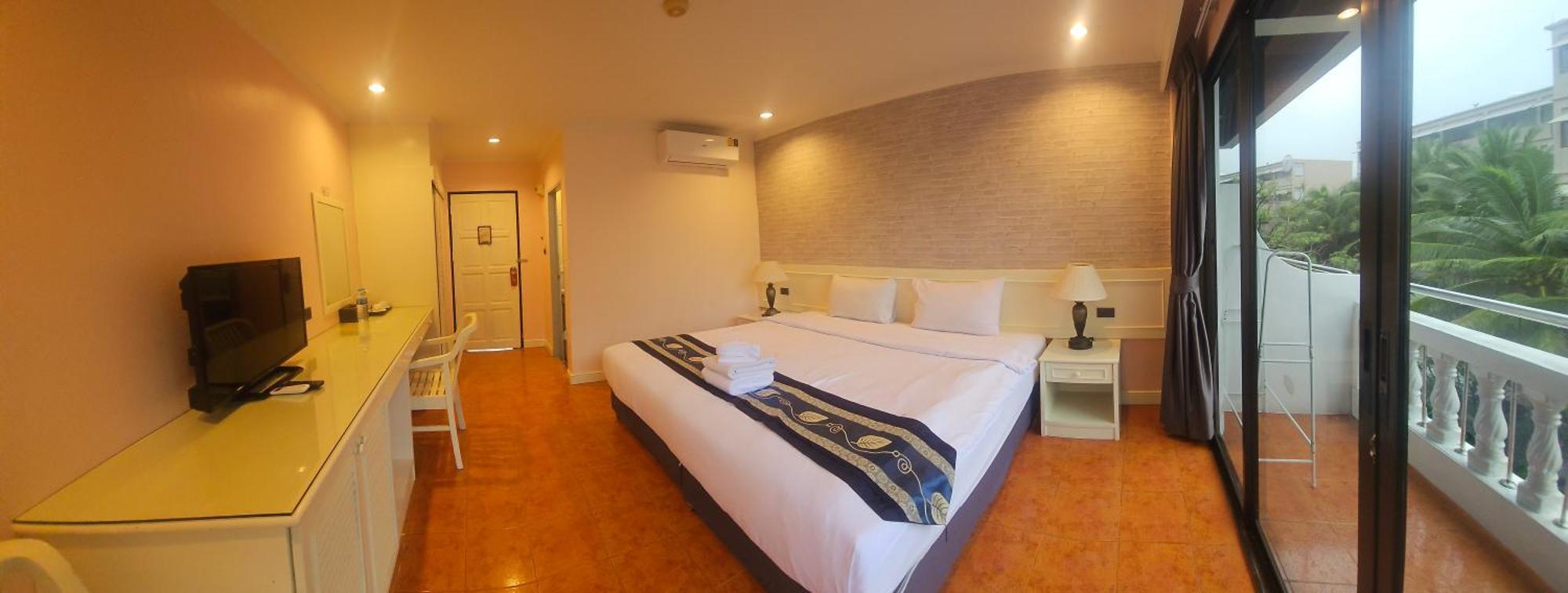Patong Central Residence And Apartment Exterior photo
