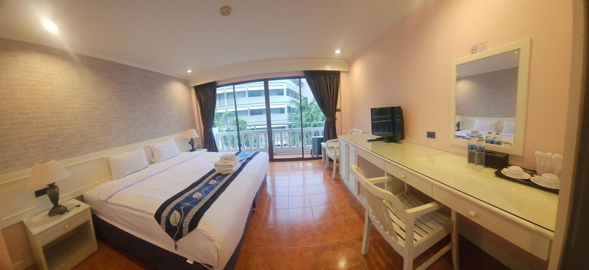 Patong Central Residence And Apartment Exterior photo