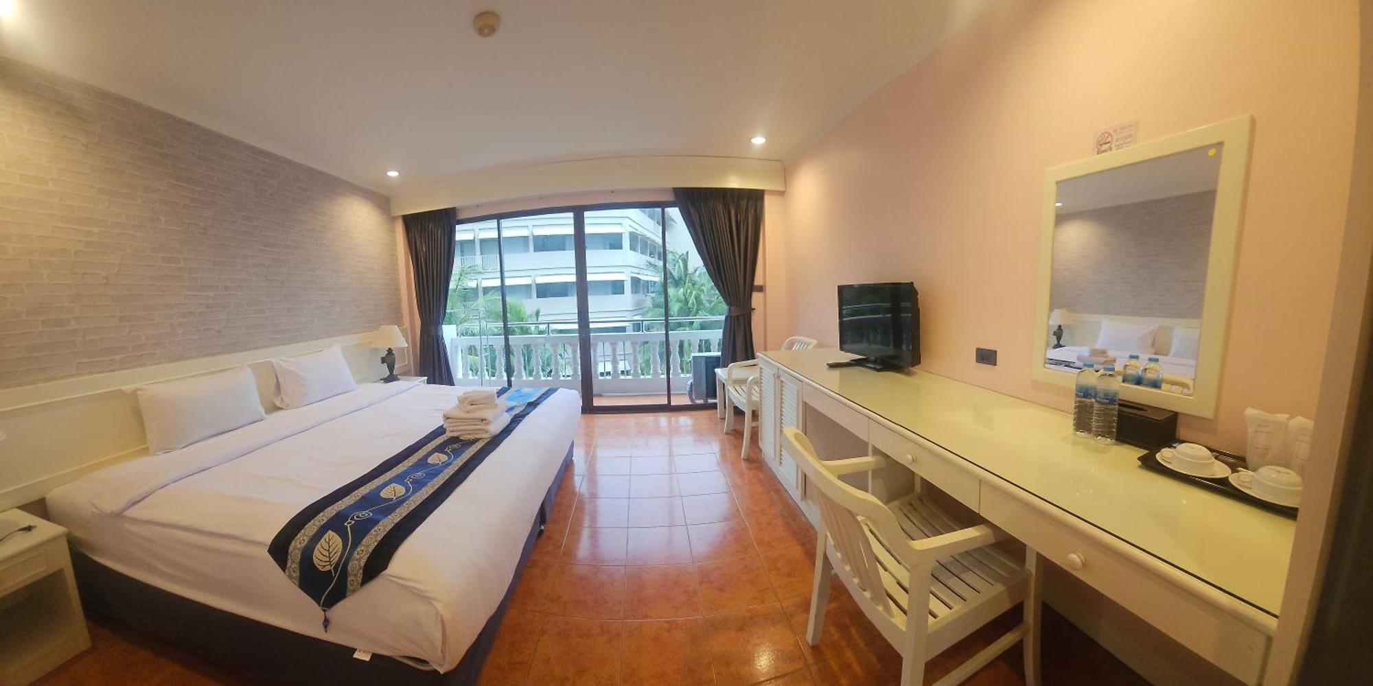 Patong Central Residence And Apartment Exterior photo